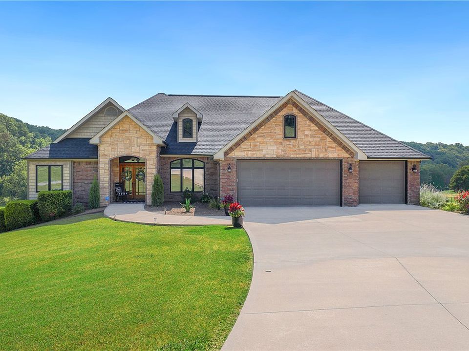 1st image of 8285 NE Houdan Way