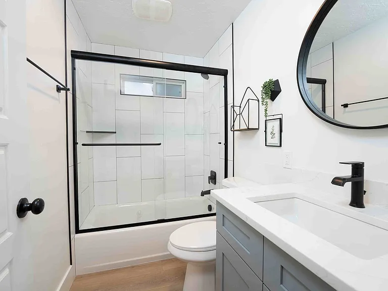 4623 W Catalpa Dr — Photo 15