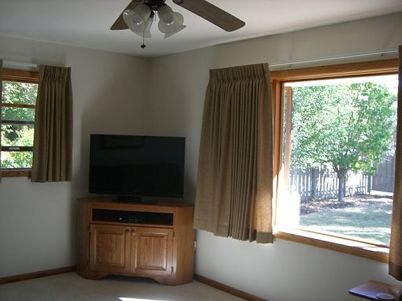 4th image of 404 Woodland Dr
