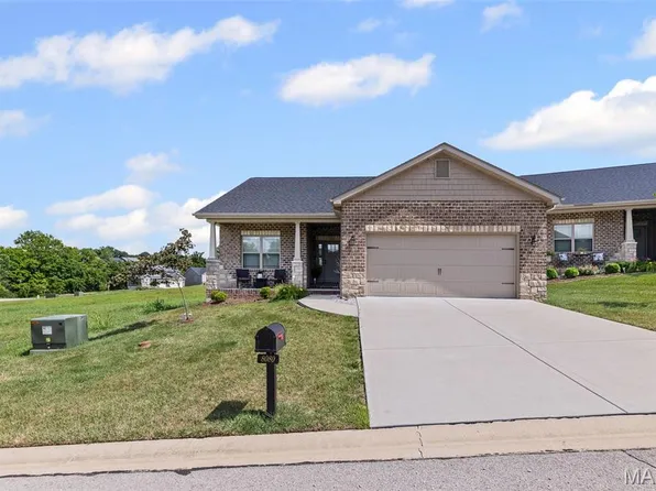 8080 Villa Valley Ln, Caseyville, IL 62232