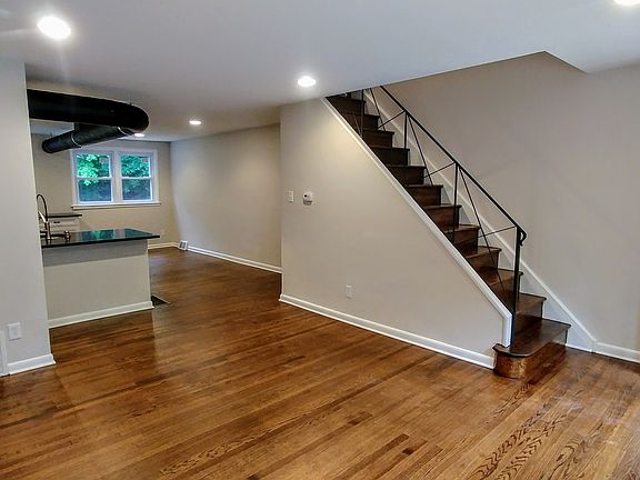 5th image of 339C Hermitage St
