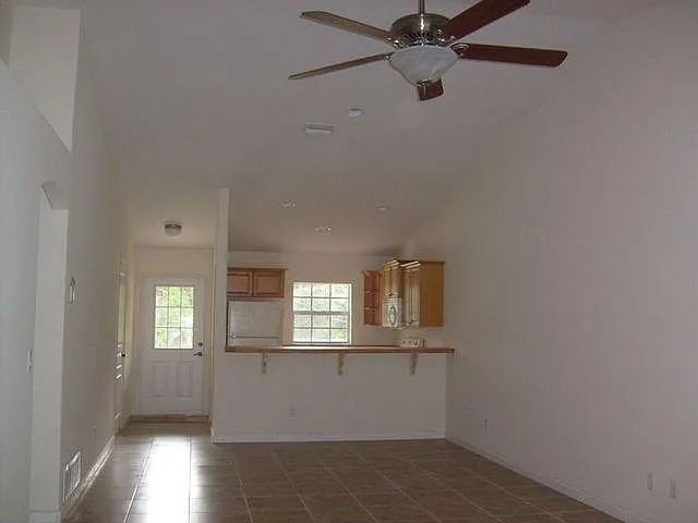 2153 Fraser St — Photo 3