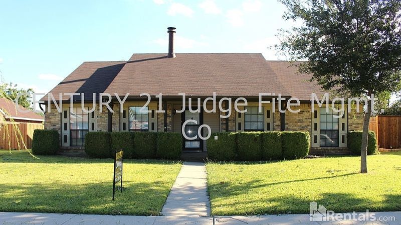 1st image of 613 Beechwood Dr