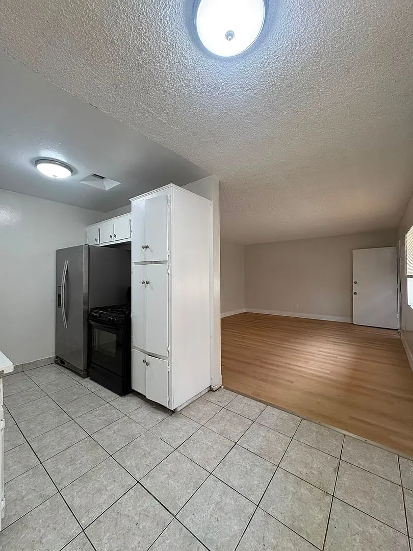 626 W. 81st Street — Photo 3
