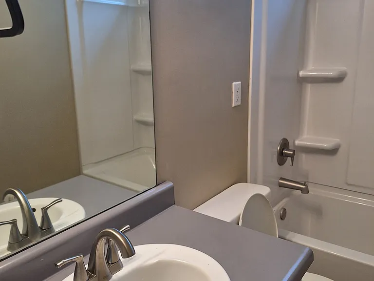 992 Findley St — Photo 5