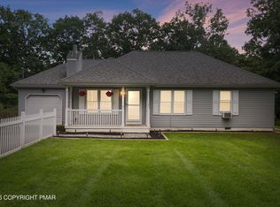 7 Flagstone Ln, East Stroudsburg, PA 18302