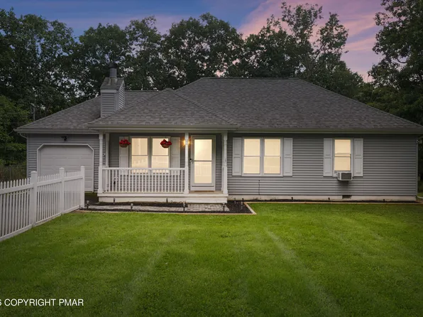 7 Flagstone Ln, East Stroudsburg, PA 18302