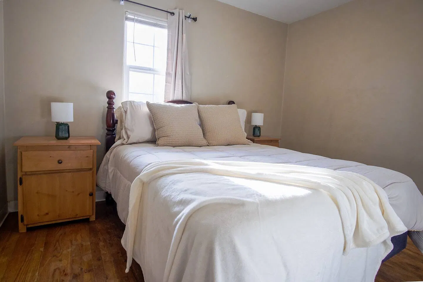 Oakley Fourplex — Photo 3
