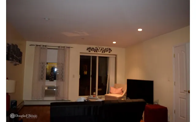 Rented by Douglas Elliman | media 25