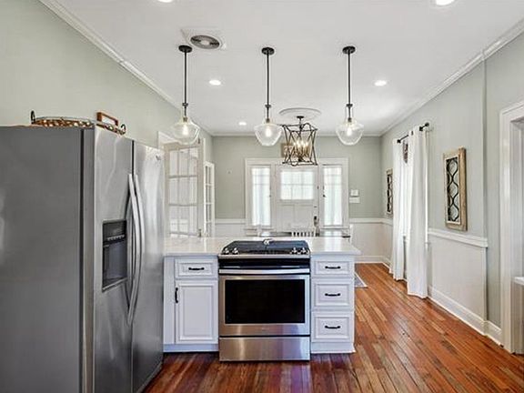 5th image of 5162 Spain St