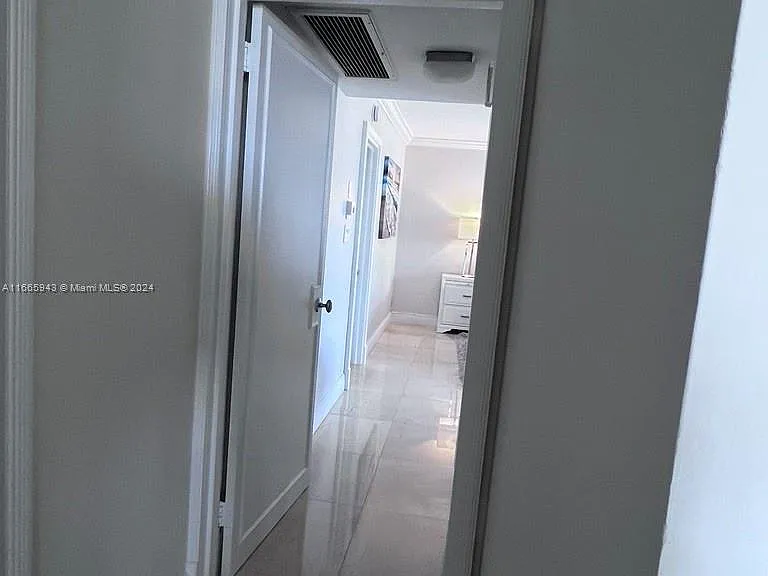 5161 Collins Ave #505 — Photo 27