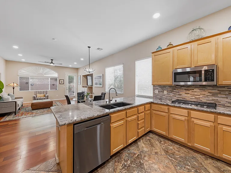 2321 Stone Glen Ln — Photo 8