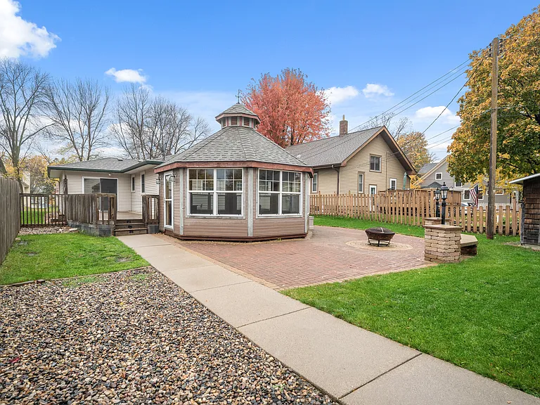 409 S Olive St — Photo 16