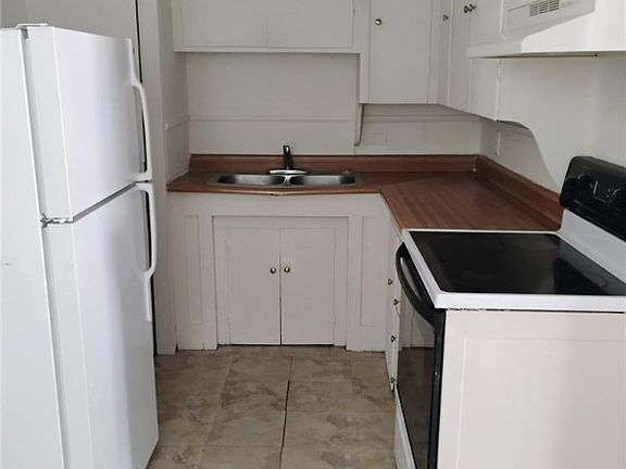 3rd image of 921 Mimosa St #921