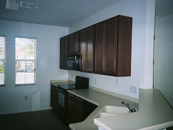 5th image of 7637 Long Island Dr