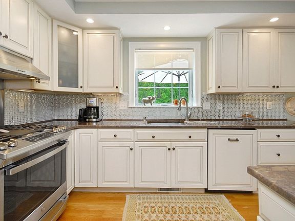 5th image of 8 Barton Rd