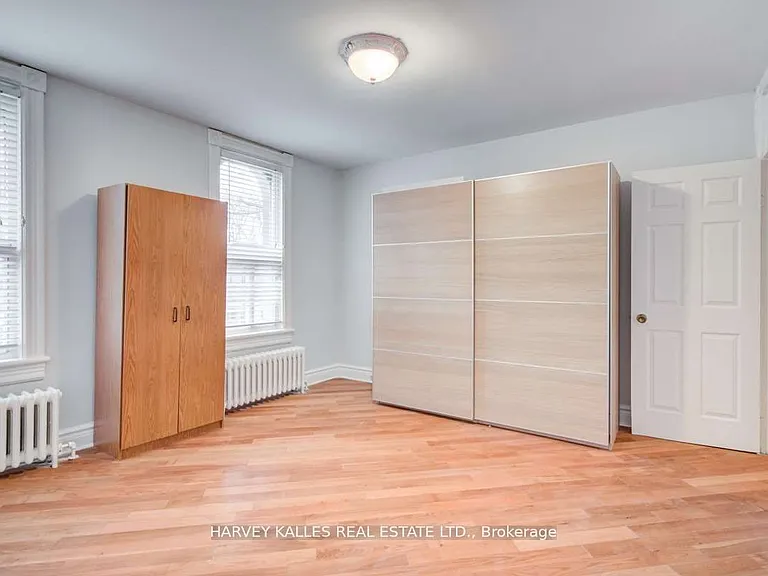 1098 Bathurst St #2 — Photo 13