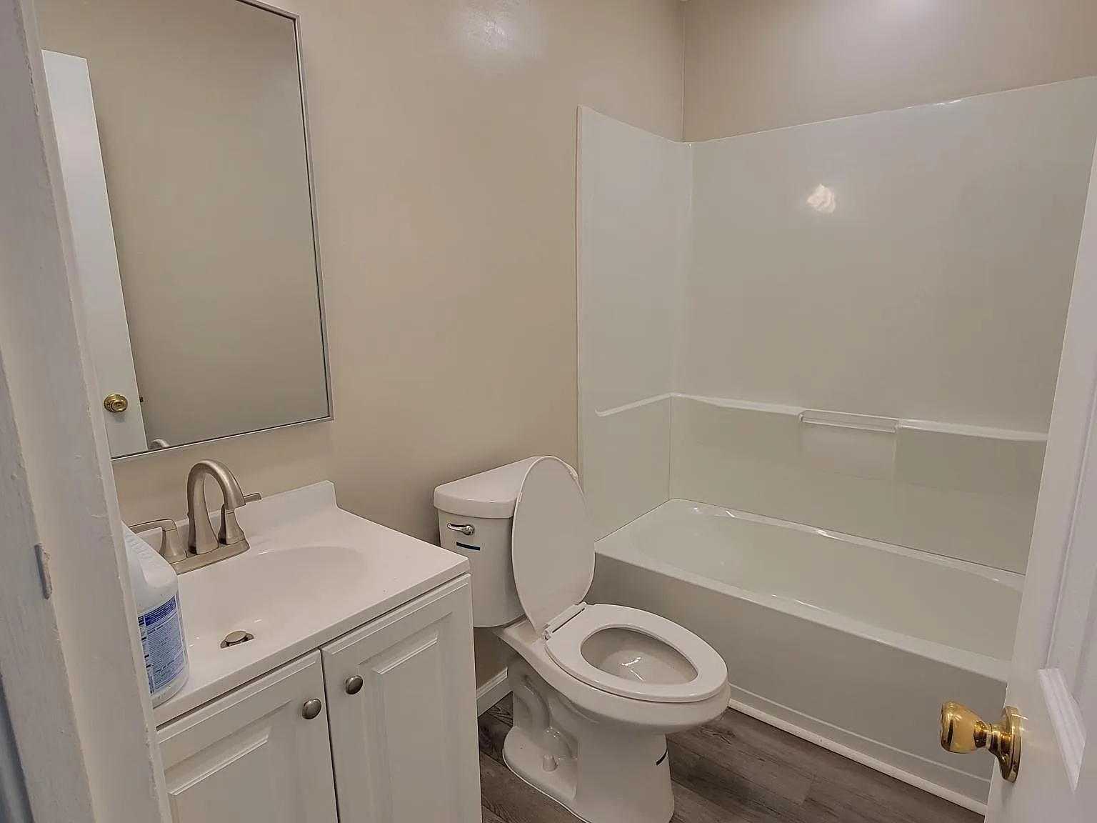 2 bed, 850 sqft, $1,299 — Photo 3