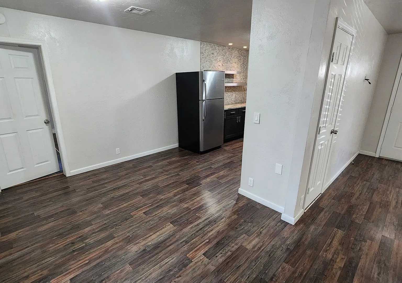 Remodeled 3 bedroom 1 bathroom house in Edmond, OK close to UCO with granite and stainless-steel ... — Photo 4