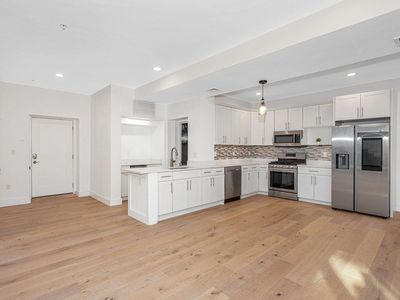 17 Kearney Sq #205, Lowell, MA, 01852