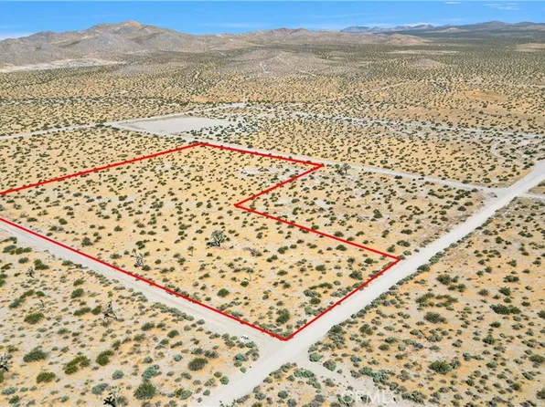 1 Sanburg Ave #60, Adelanto, CA 92301