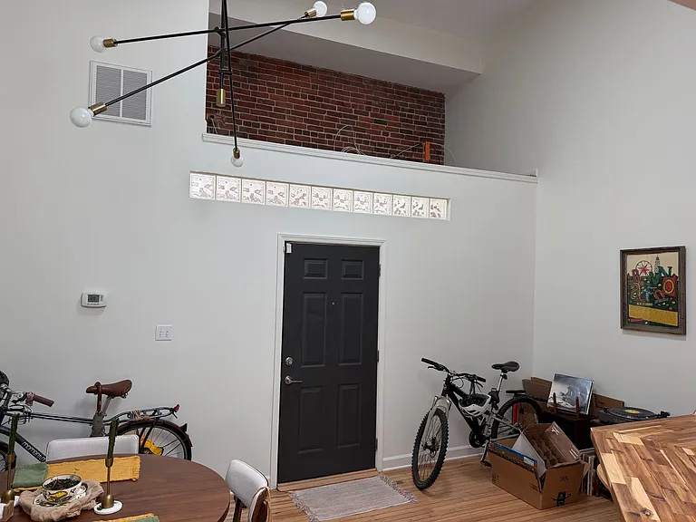 76 N Lexington Ave — Photo 3