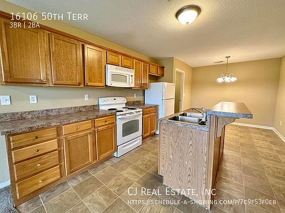 4th image of 16106 E 50th Ter