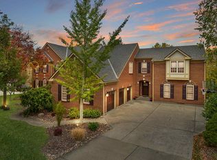 1941 Macintosh Ln, Villa Hills, KY 41017