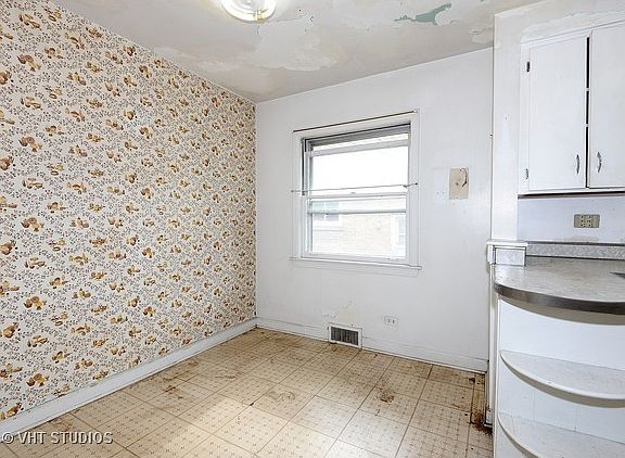4th image of 8242 Lawndale Ave