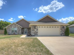 906 Nicholas Ln, Carl Junction, MO 64834