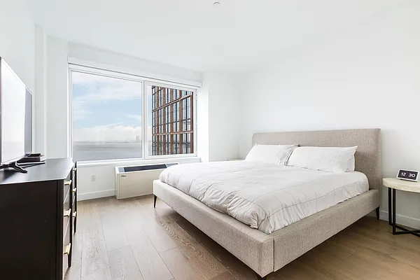 Rented by MNS | media 8