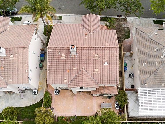 5th image of 27037 Clarence Ct