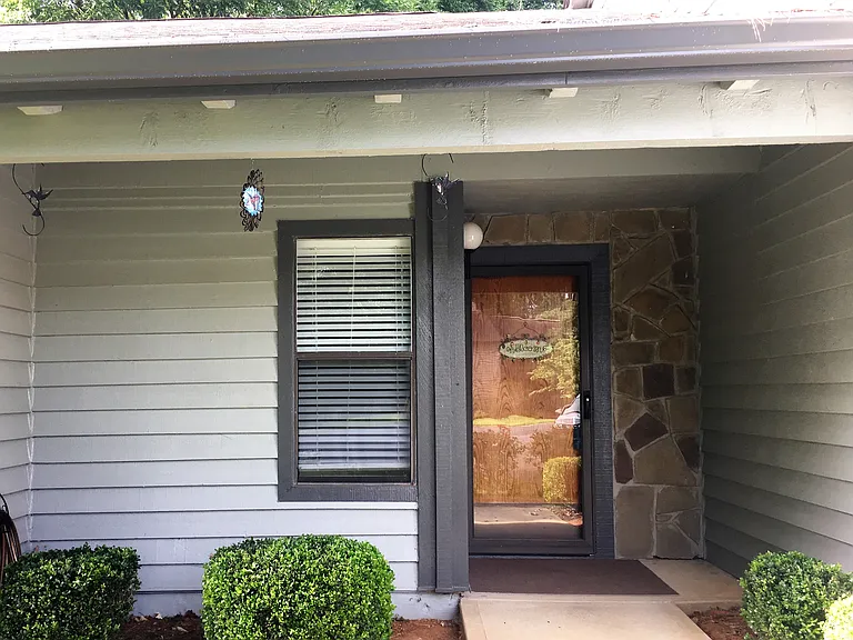 19 Briar Gate Ln — Photo 4