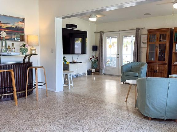 4th image of 2215 Alvarado Ln