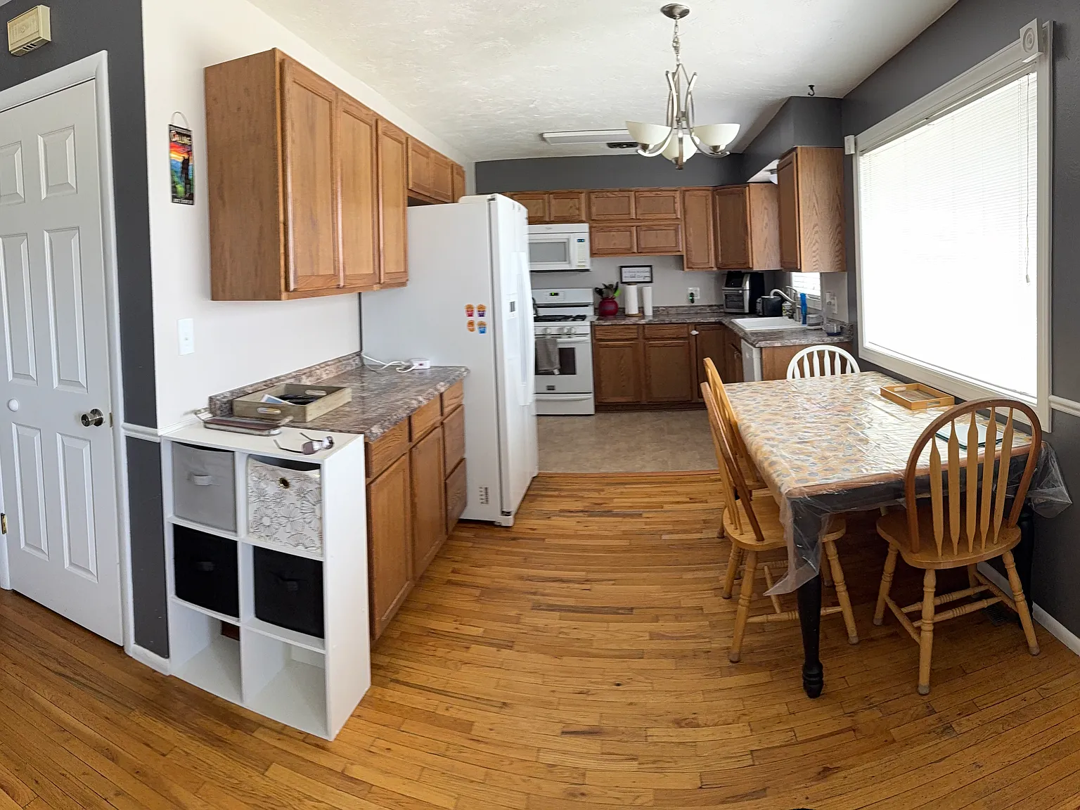 4 bed, 1642 sqft, $2,350 — Photo 2