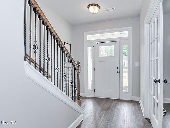 5th image of 146 Beallwood Drive