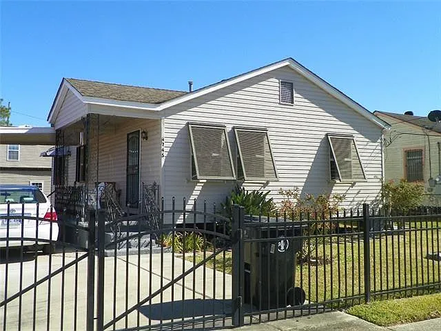 4745 Tulip St — Photo 1