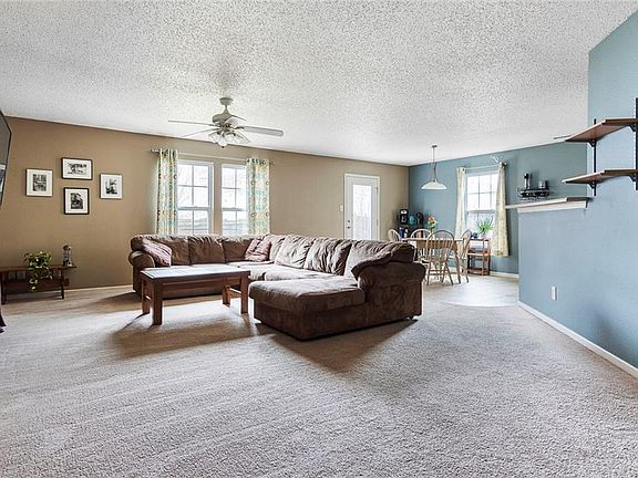 3rd image of 15292 Beam St