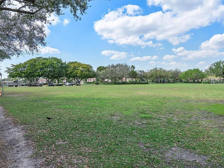 1516 Zenith Way — Photo 33