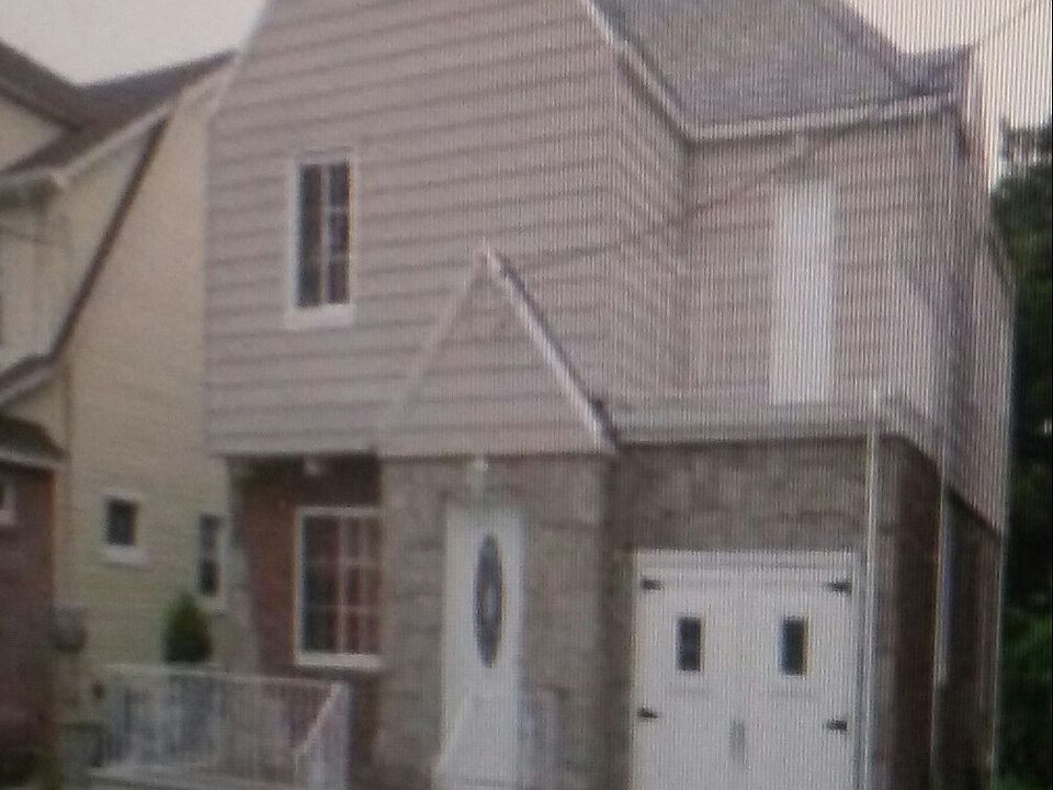 1st image of 118 Ave 228 St