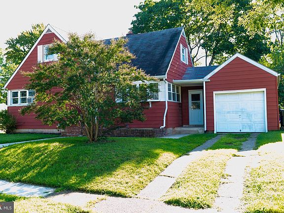 2nd image of 824 Wick Blvd