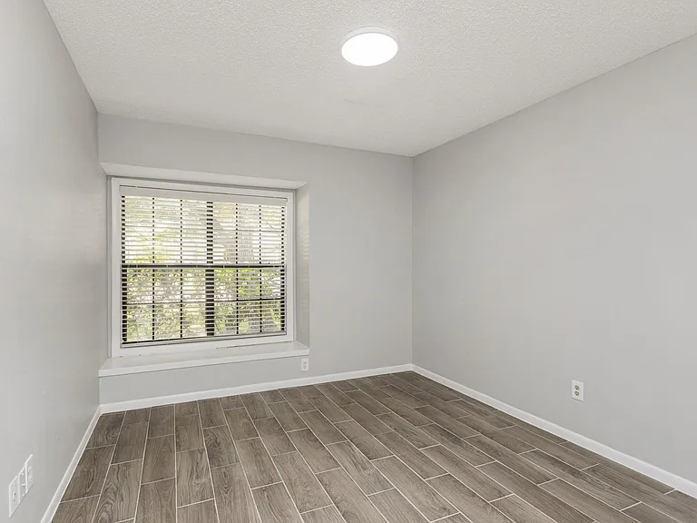 2015 Braesmeadow Ln — Photo 17