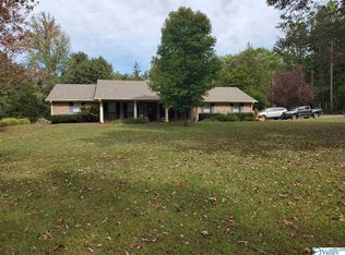 170 Dogwood Dr, Laceys Spring, AL 35754