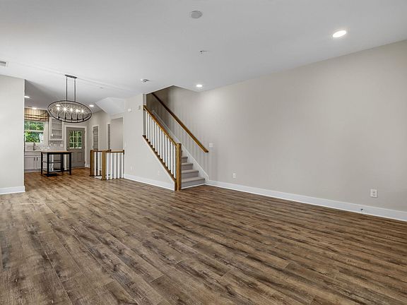 5th image of 2800 Bedford Green Dr