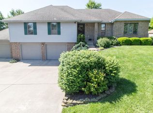 2170 W Arlington St, Springfield, MO 65810