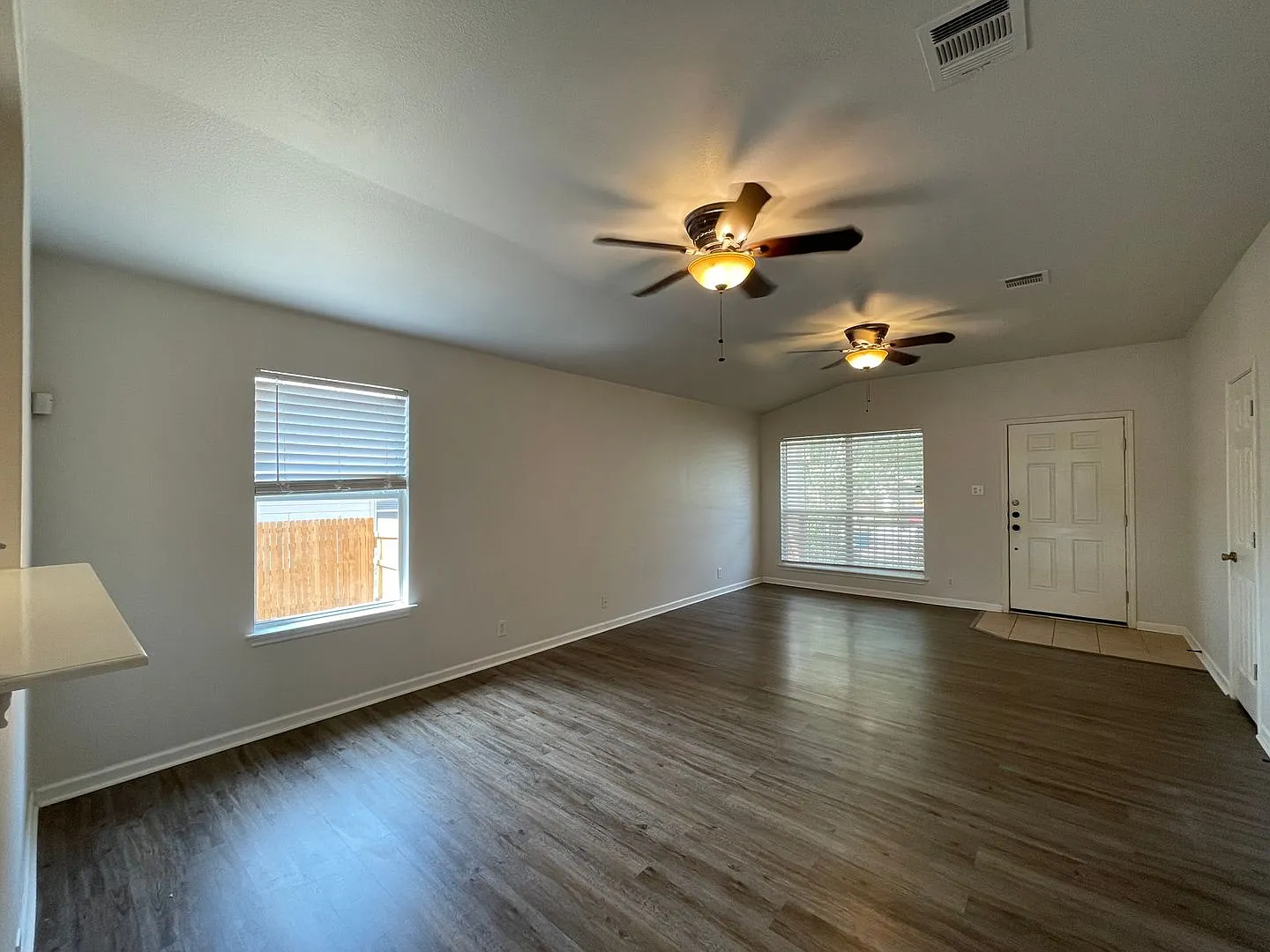 Home for rent — Photo 3