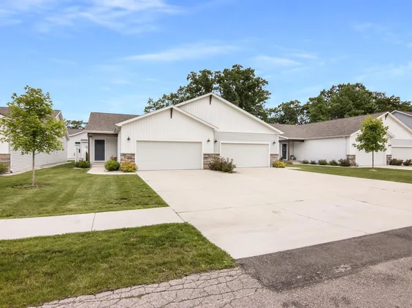 859 Carson St, Traverse City, MI 49686