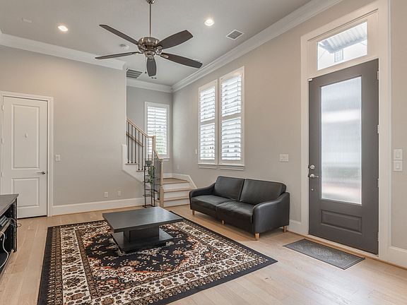 4th image of 1701 Millsap Ln