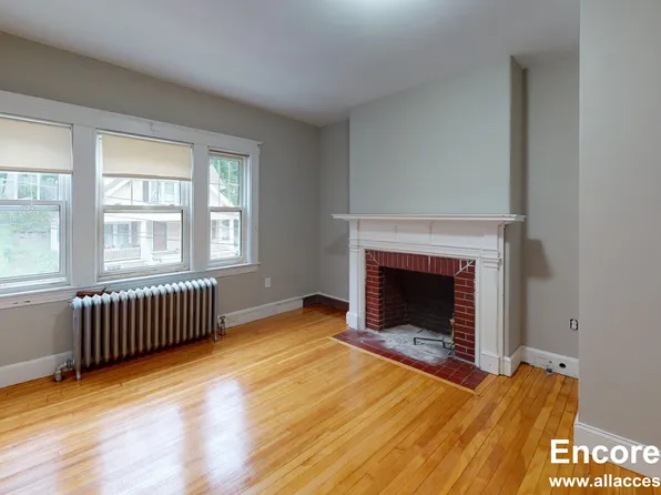 20-22 Upcrest Rd #2, Brighton, MA 02135