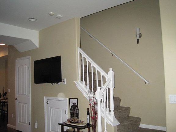 4th image of 17 Eagan St #17